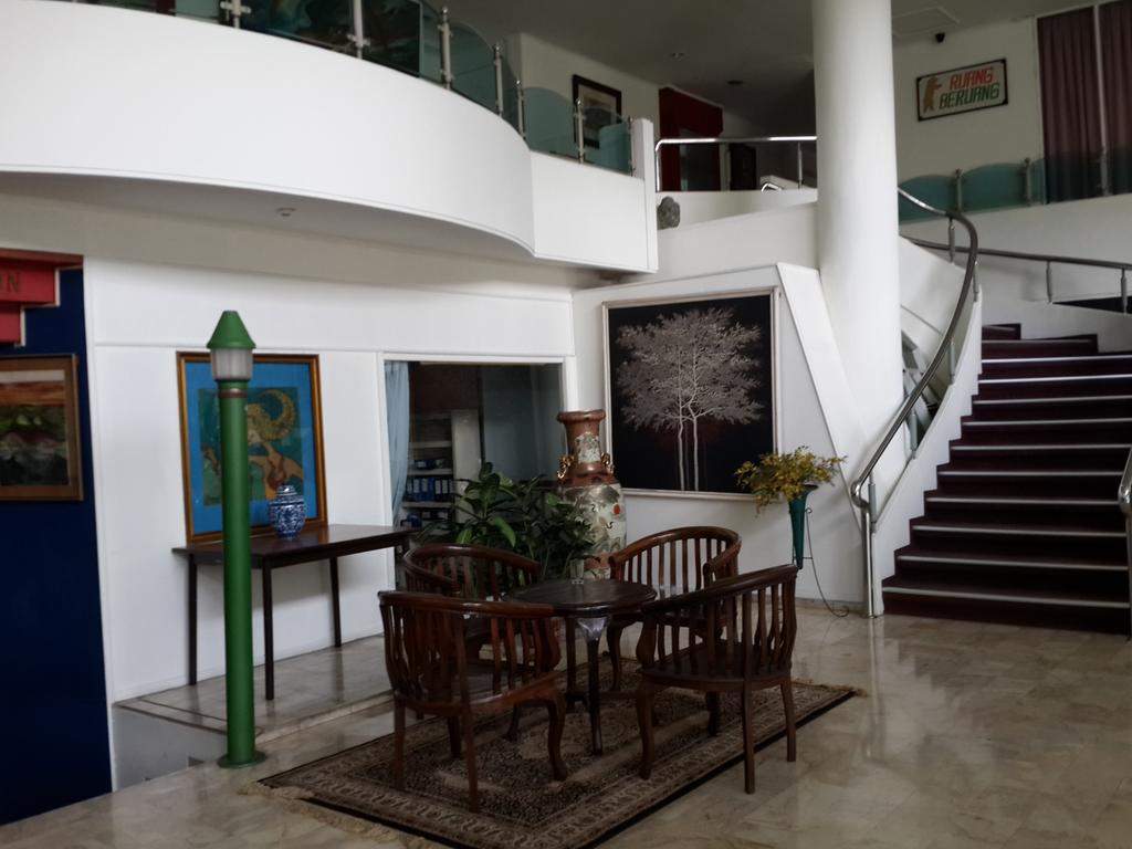 Hotel Reddoorz Near Kebayoran Baru Blok S 3*